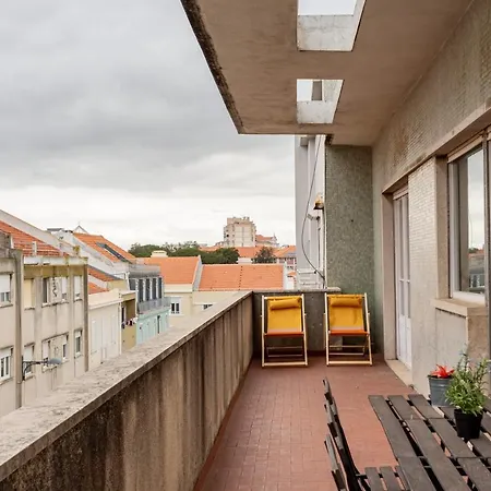 Joivy Vintage Flat With Terrace Lissabon