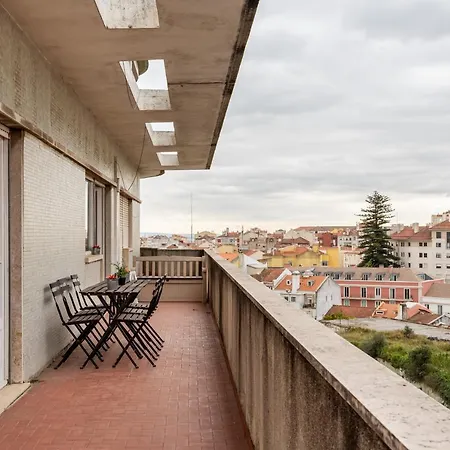 Joivy Vintage Flat With Terrace Appartement Lissabon