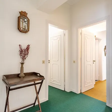Joivy Vintage Flat With Terrace Apartman